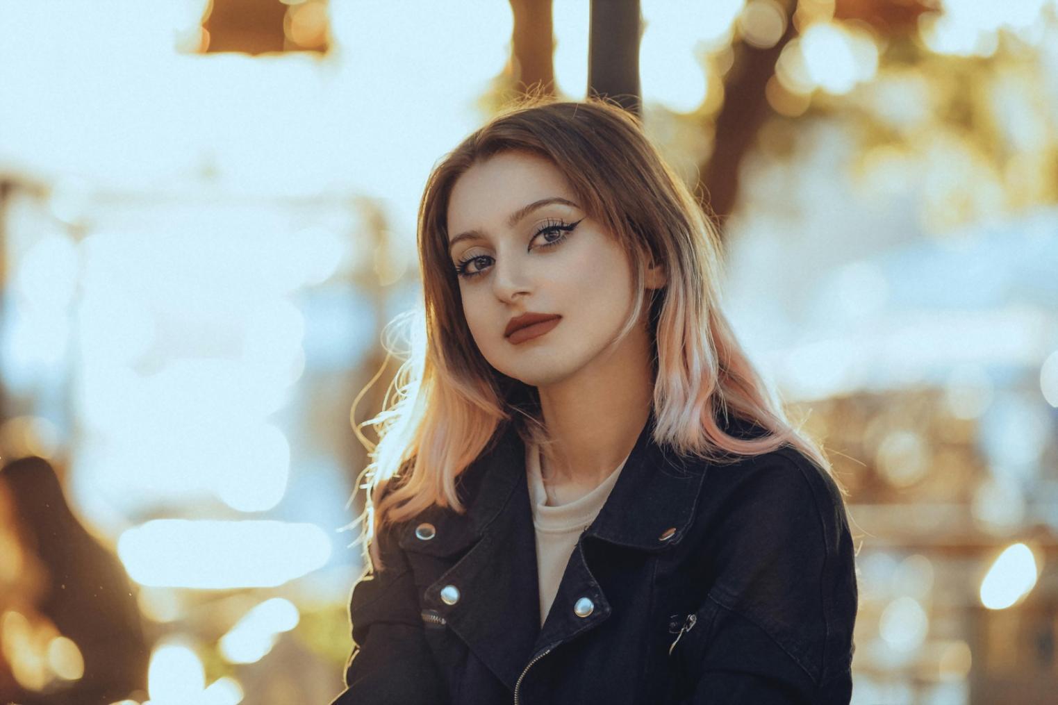 Professionelle Haarschnitt-Ausbildung in unserem modernen Schulungsraum mit praktischen Übungen